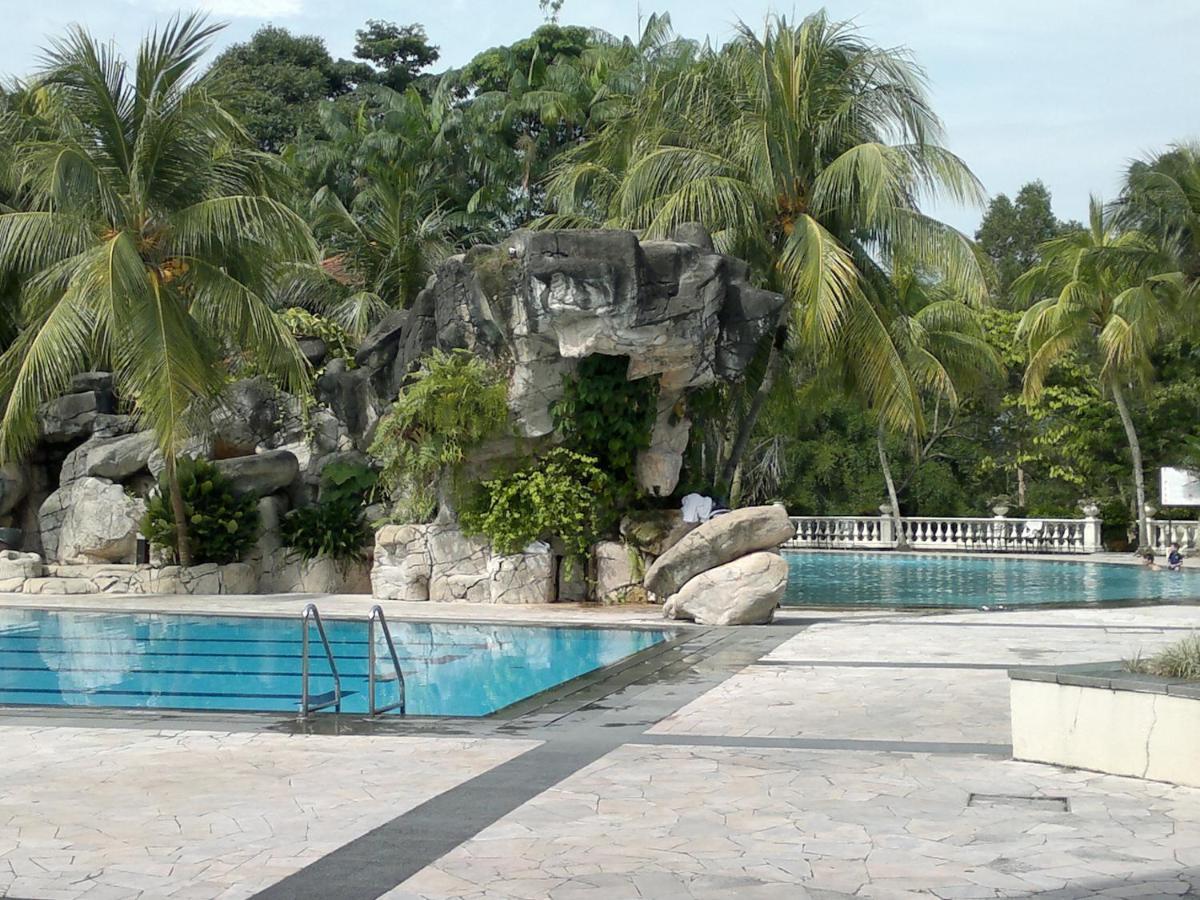Pulai Spring Resort Kampung Kangkar Pulai Exteriör bild