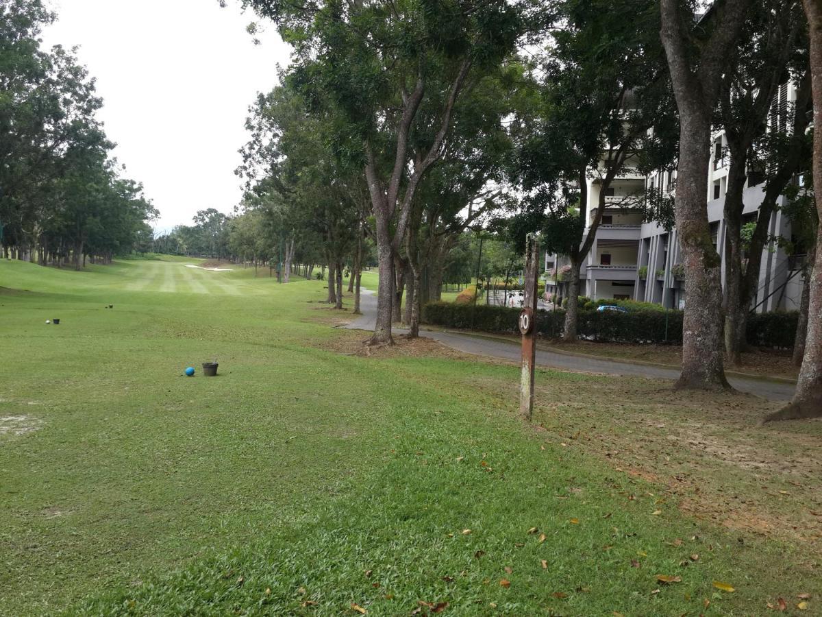 Pulai Spring Resort Kampung Kangkar Pulai Exteriör bild